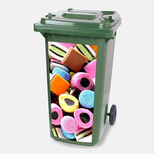 Kliko sticker Engelse Drop met kleurrijke Engelse drop snoepjes geplakt op een kliko afvalcontainer
