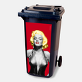 Kliko sticker Marilyn Monroe: een portret van Marilyn Monroe in zwart-wit met rood, vinylsticker van 80 x 37 cm